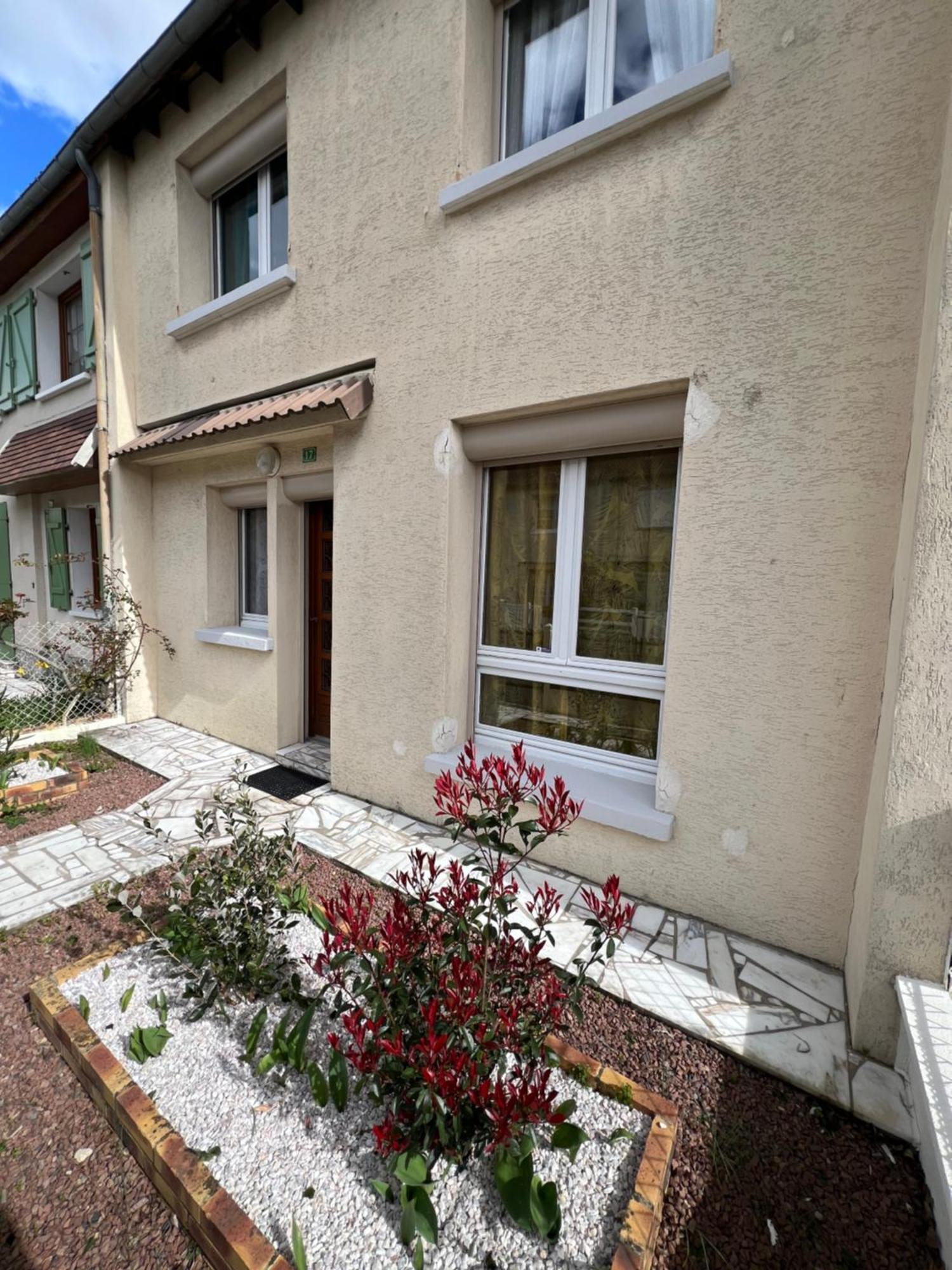 Maison 3 Chambres 6 Personnes Et Garage Chateauroux Ngoại thất bức ảnh
